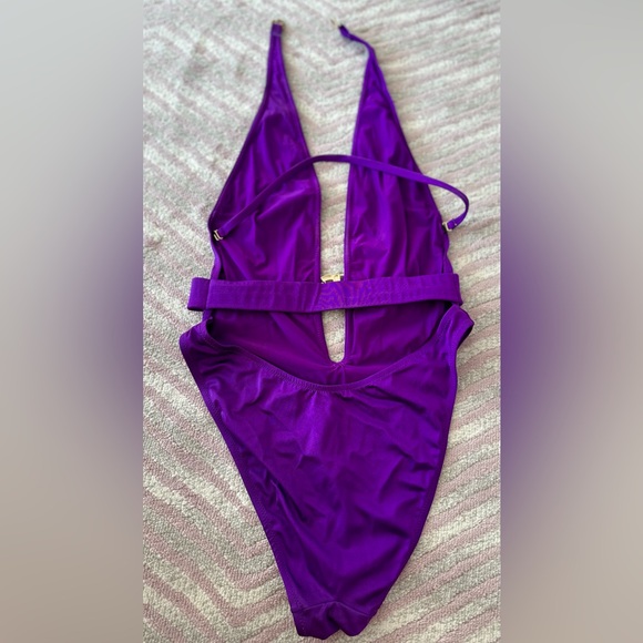 D& G purple belted one piece swimsuit. Size M. Very good condition. - Picture 8 of 8